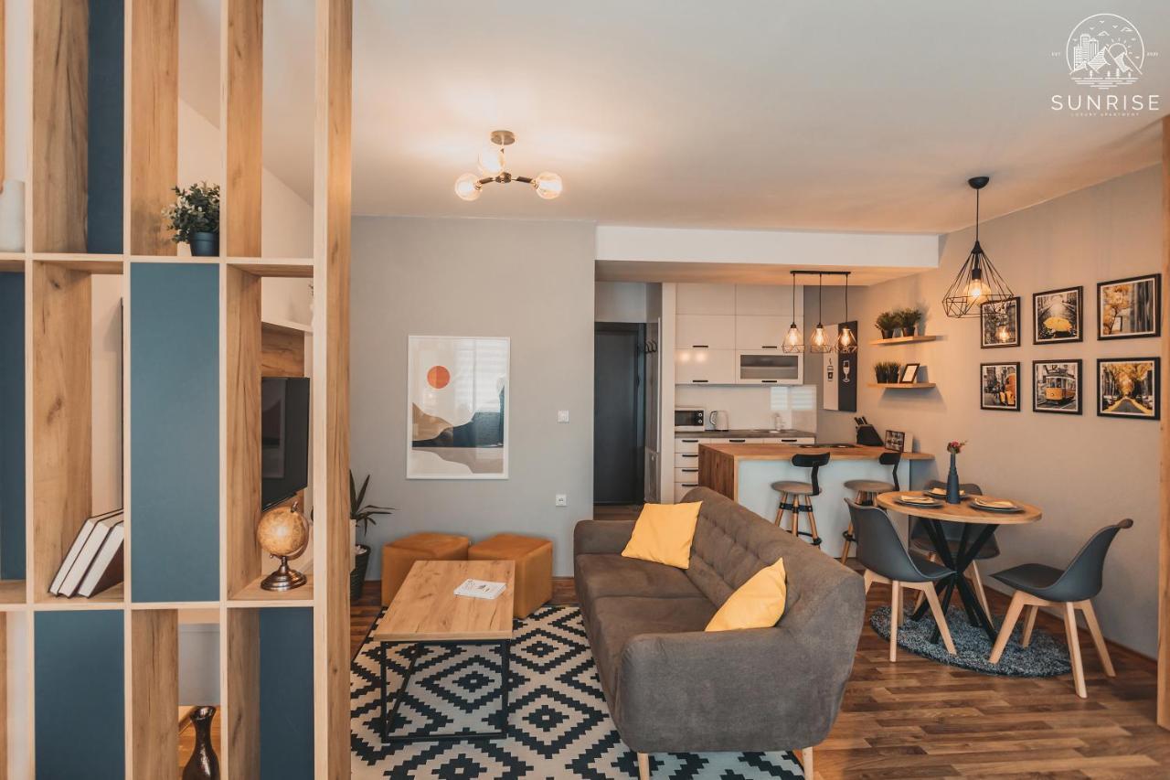 Sunrise Luxury Apartment *